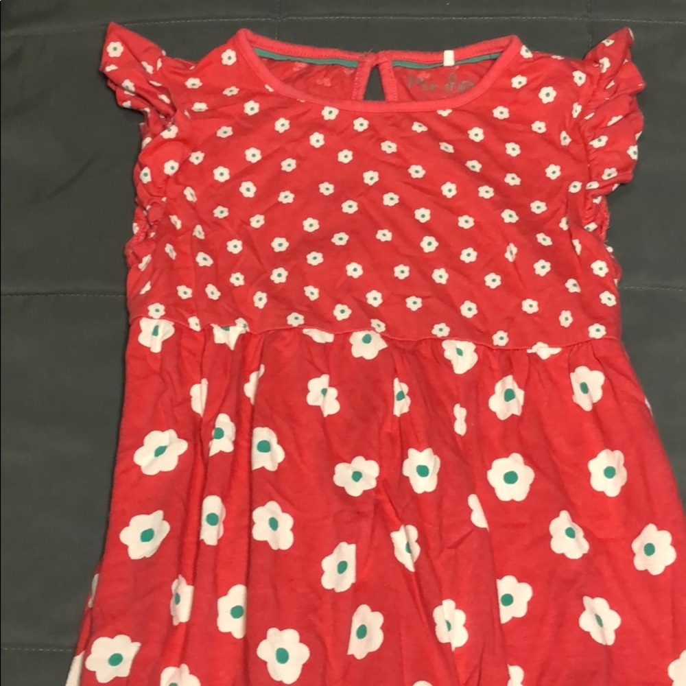 Kneelength summer dress for girls size 7/8.